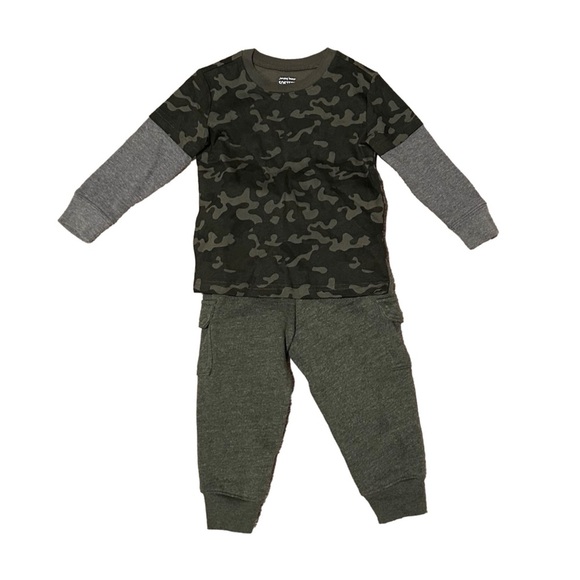 jumping beans Other - NWOT Jumping Bean Army Green Camo 2 Piece set for Toddler Boy size 2T Soft Knit